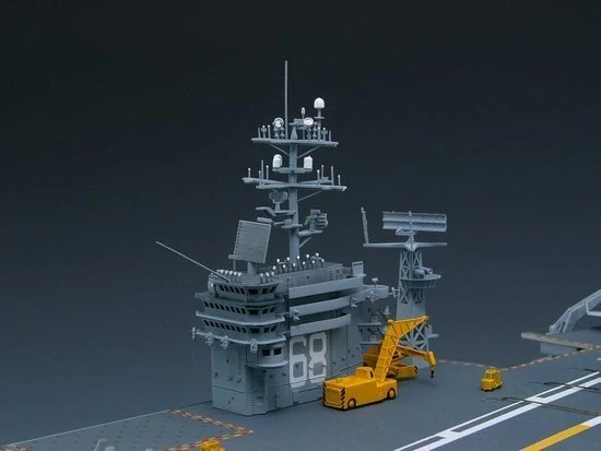 Trumpeter U.S. CVN-68 Nimitz aircraft carrier 1975 1/350