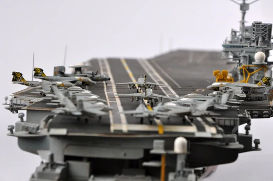 Trumpeter USS Kitty Hawk CV-63 1/350