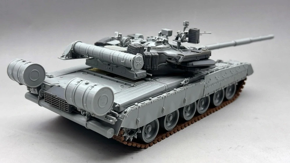 Amusing T-80U M-2 1/35