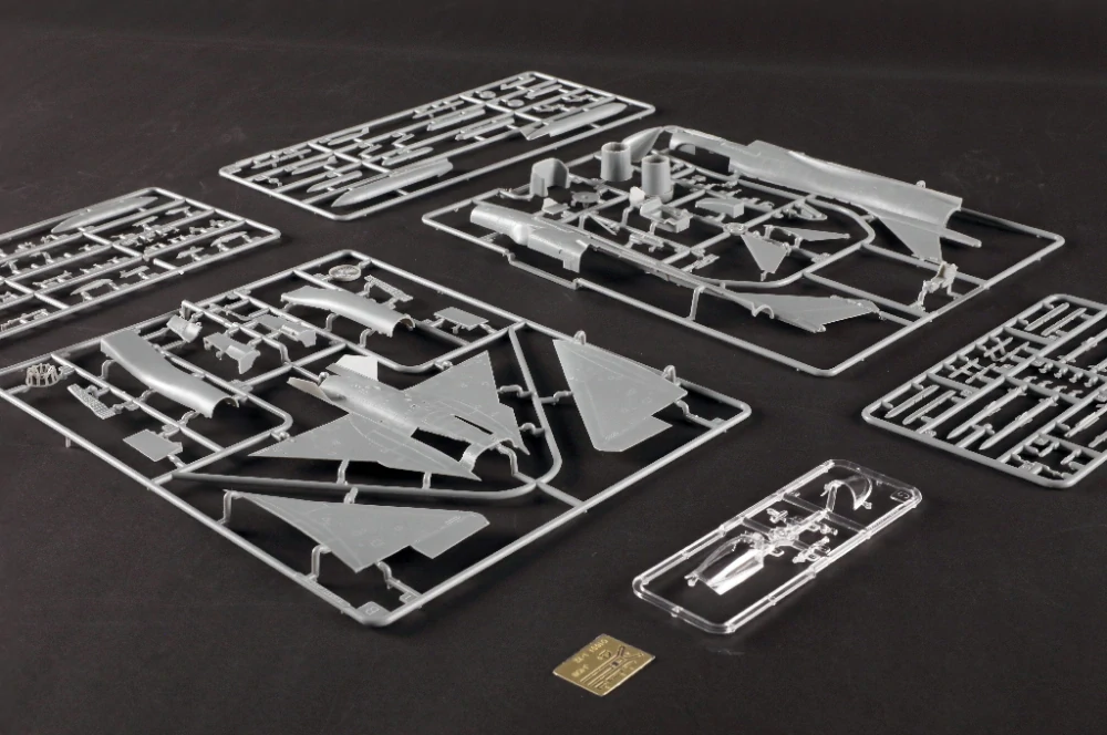 Trumpeter PLAAF J-10C Vigorous Dragon 1/48