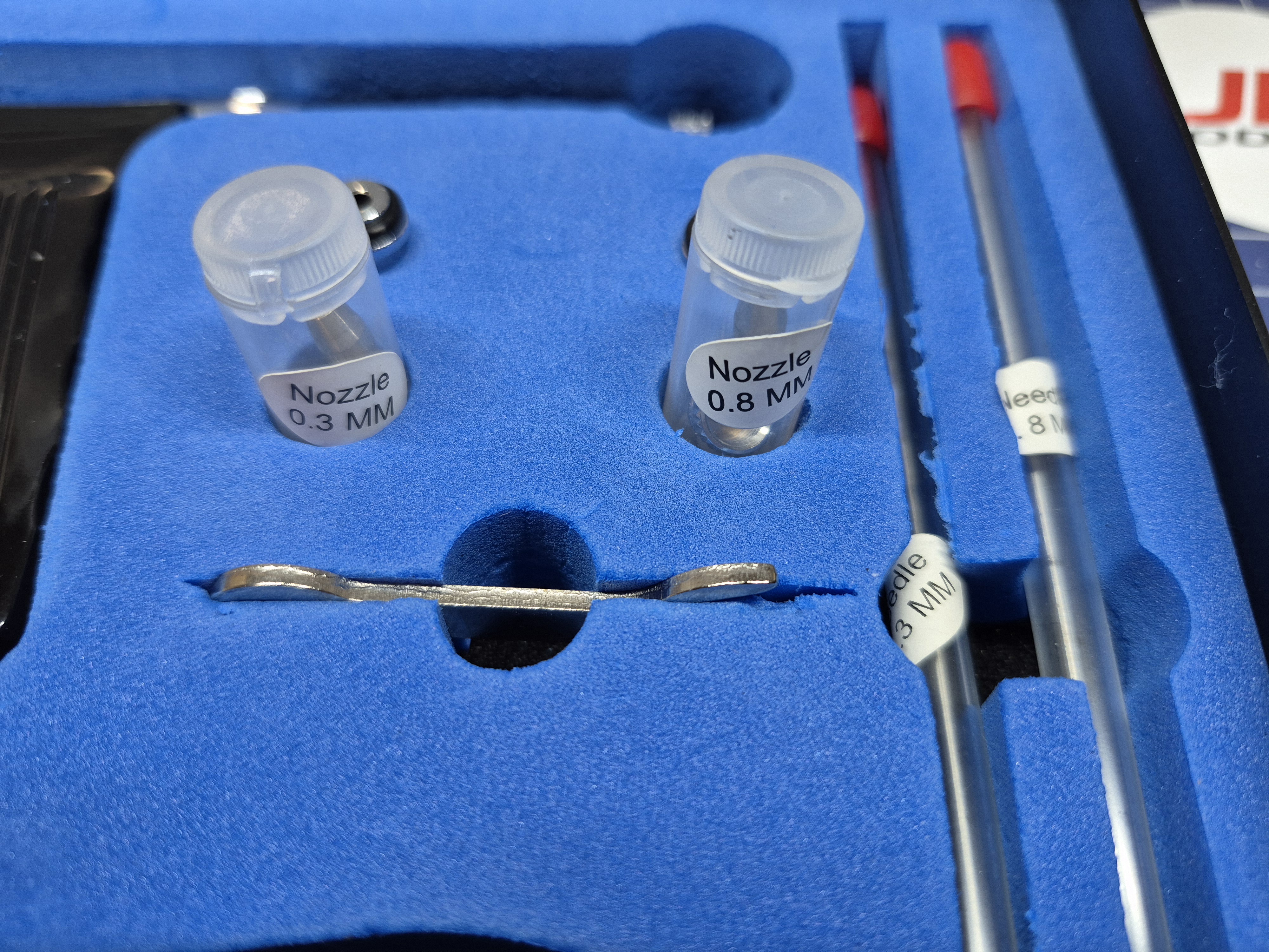 Belkits Gravity Feed Double Action Airbrush Set 0.3mm + 0.5mm + 0.8mm (Trigger type) / Testovací kus