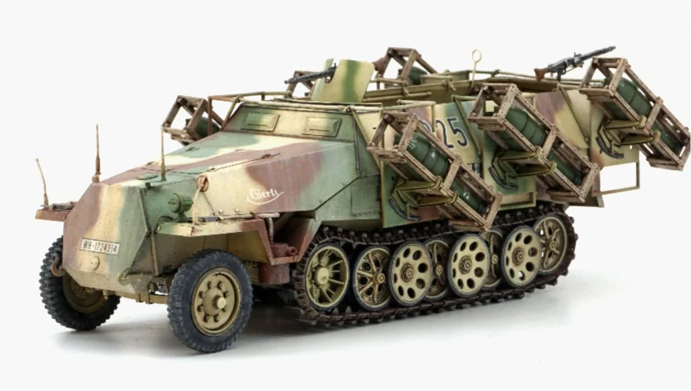 Vespid Models Sd.Kfz.251/1 Ausf.D mit 28/32cm Wurfrahmen 40 Stuka Zu Fuss w/Full Interior Metal parts +3D printed parts+3D printing tire 1/35