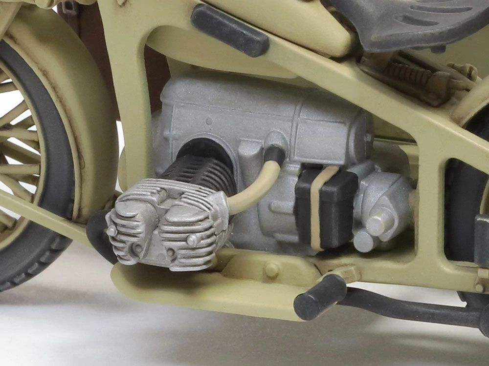 Tamiya KS600 & Sidecar 1/35