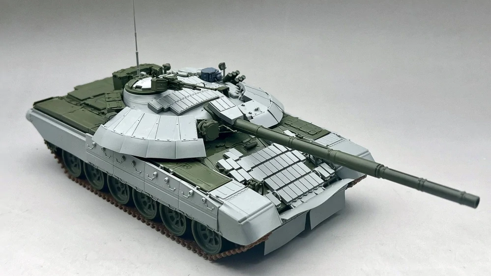 Amusing T-72AMT Ukraine Main Battle Tank 1/35 (Předobjednávka říjen)