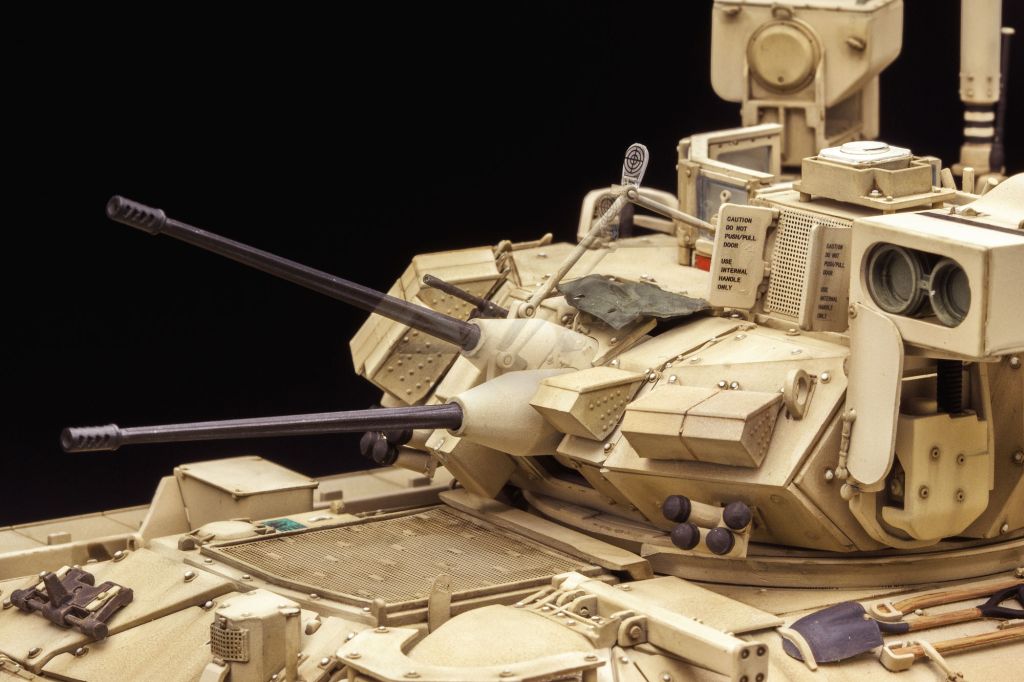 MENG U.S. Cavalry Fighting Vehicle M3A3 Bradley w/BUSK III 1/35