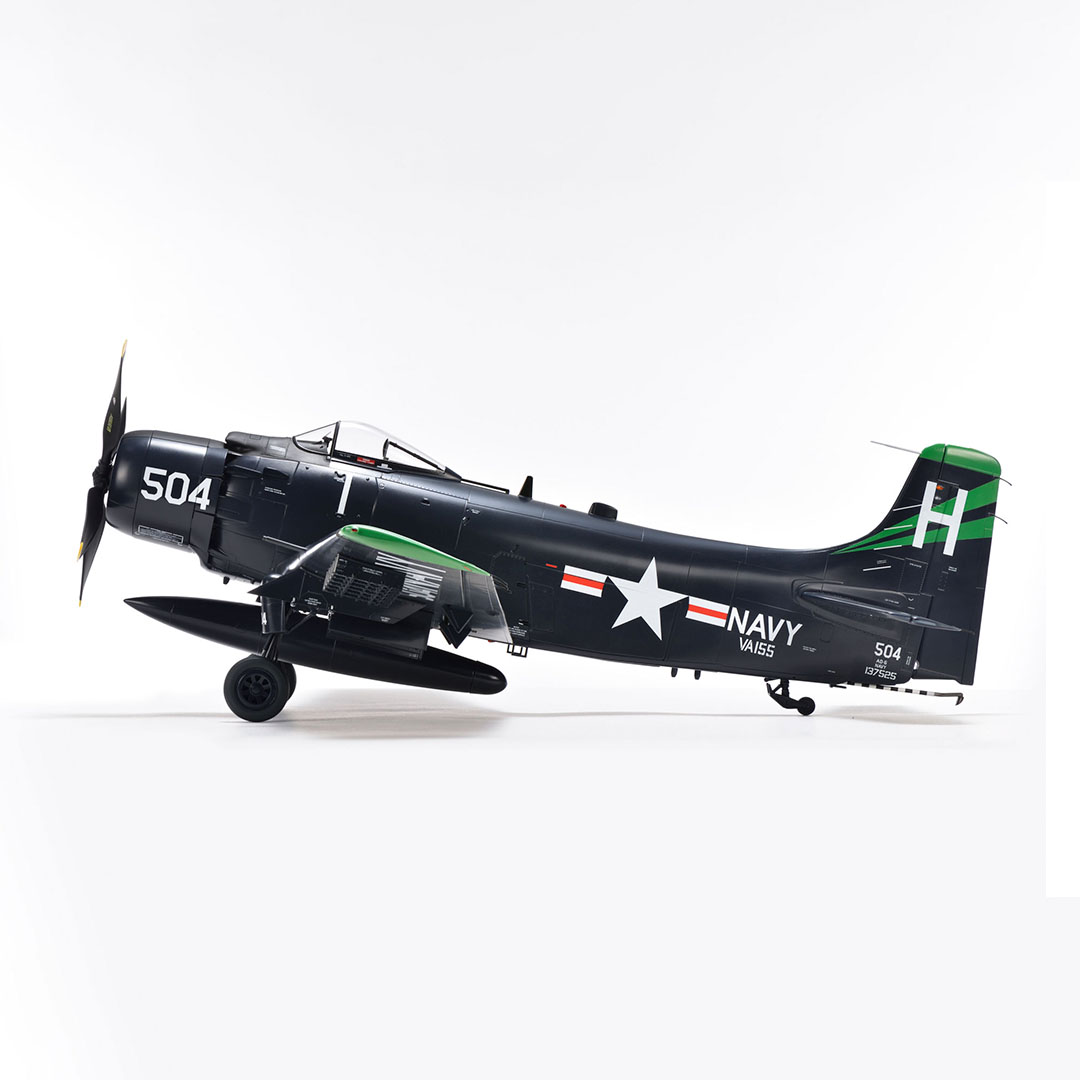 Zoukei-Mura Douglas AD-6 (A-1H) Skyraider 1/32