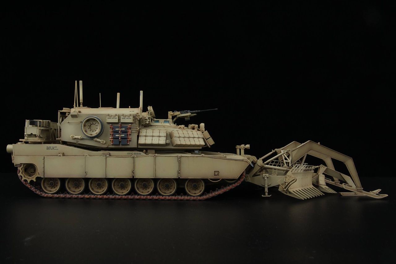 RFM M1 Assault breacher vehicle 1/35
