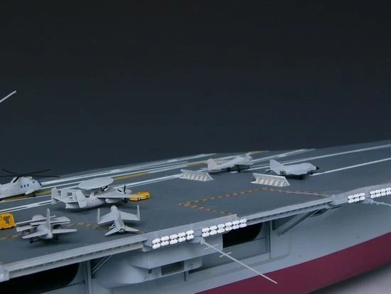 Trumpeter U.S. CVN-68 Nimitz aircraft carrier 1975 1/350