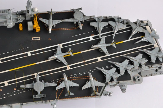 Trumpeter USS Kitty Hawk CV-63 1/350
