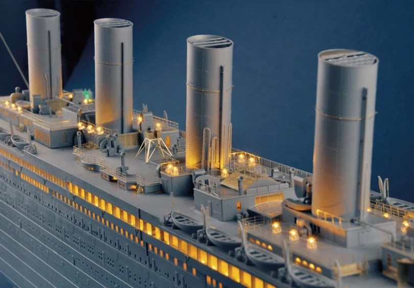 Trumpeter Titanic (LED verze) 1/200
