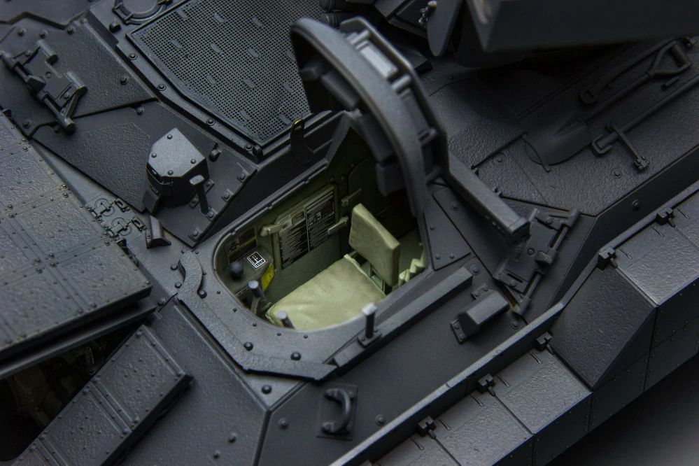 MENG U.S. Cavalry Fighting Vehicle M3A3 Bradley w/BUSK III 1/35