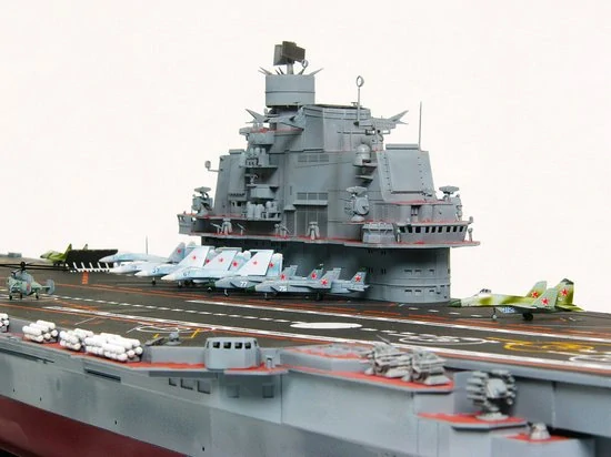 Trumpeter Admiral Kuznetsov Aircraft Carrier 1/350