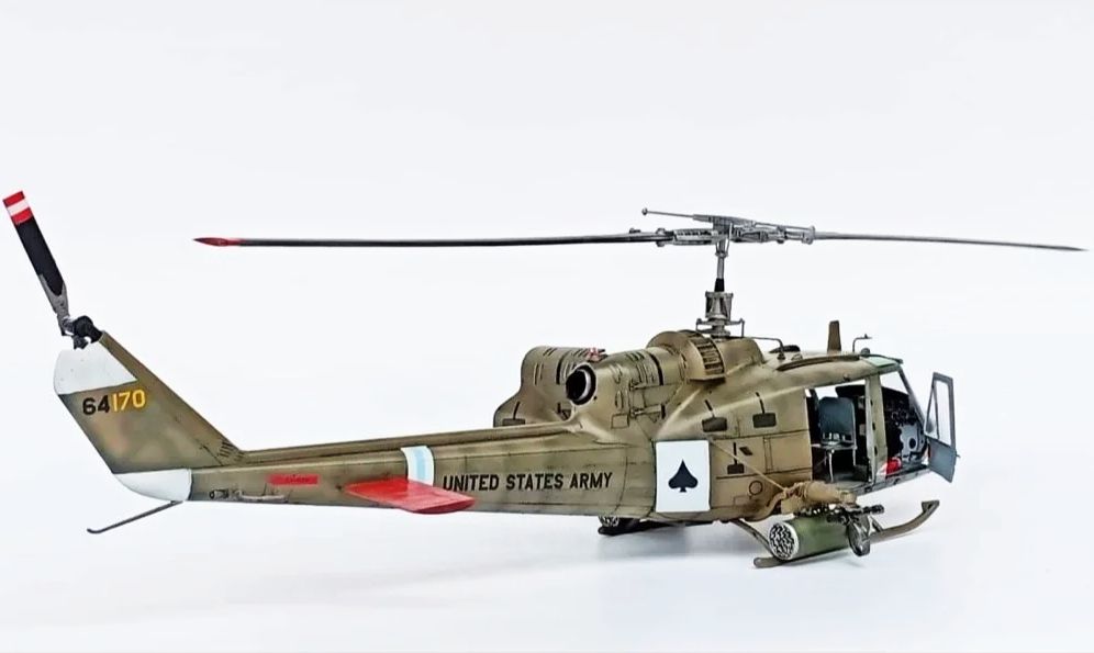 Academy UH-1C Huey "Frog" 1/35