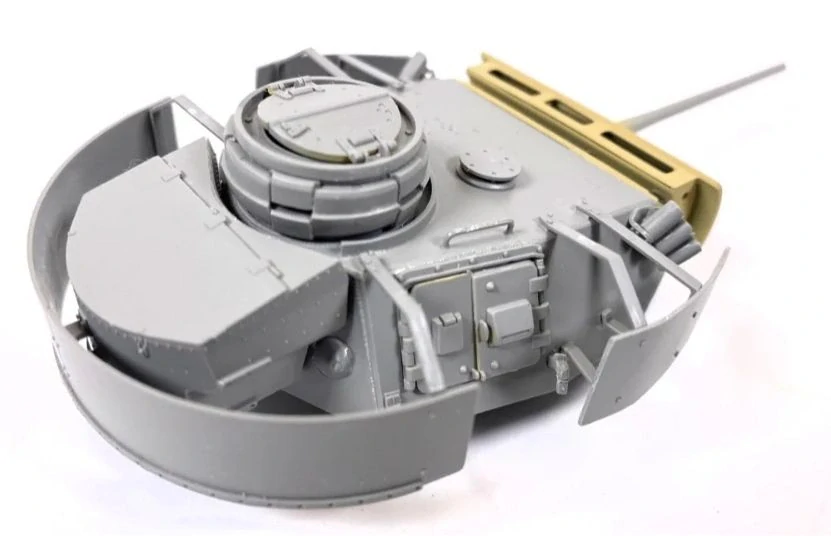 Takom Pz.Kpfw.III Ausf.M mit Schürzen 1/35
