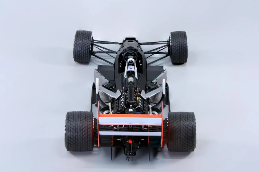 Beemax MCLAREN MP4/4 1988 World Champion With Rain Tyres 1/12