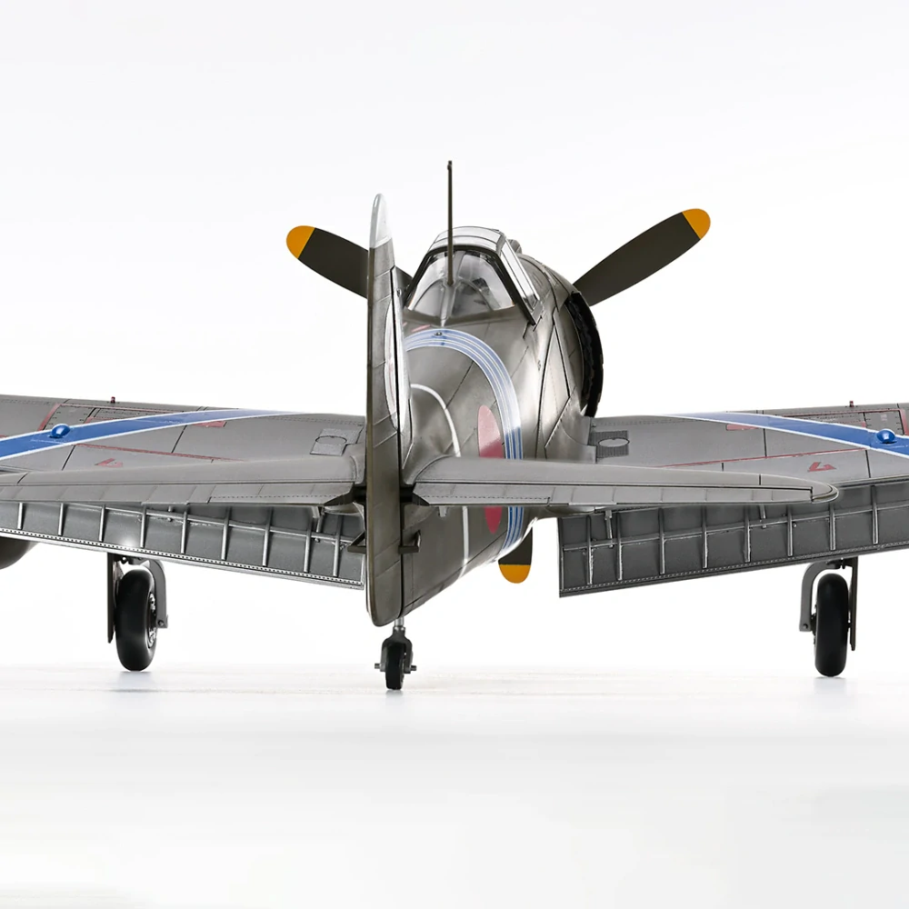 Zoukei-Mura KAWASAKI KI-100-I OTSU TYPE 5 FIGHTER 1/32 (Předobjednávka říjen/listopad)