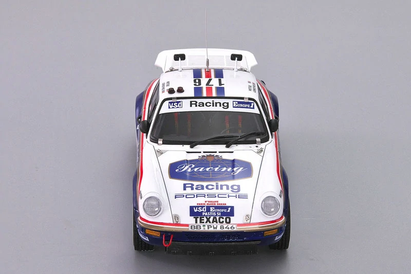Beemax Porsche 911 Carrera 3.2 Paris Dakar Win. '84 1/24 (Předobjednávka říjen)